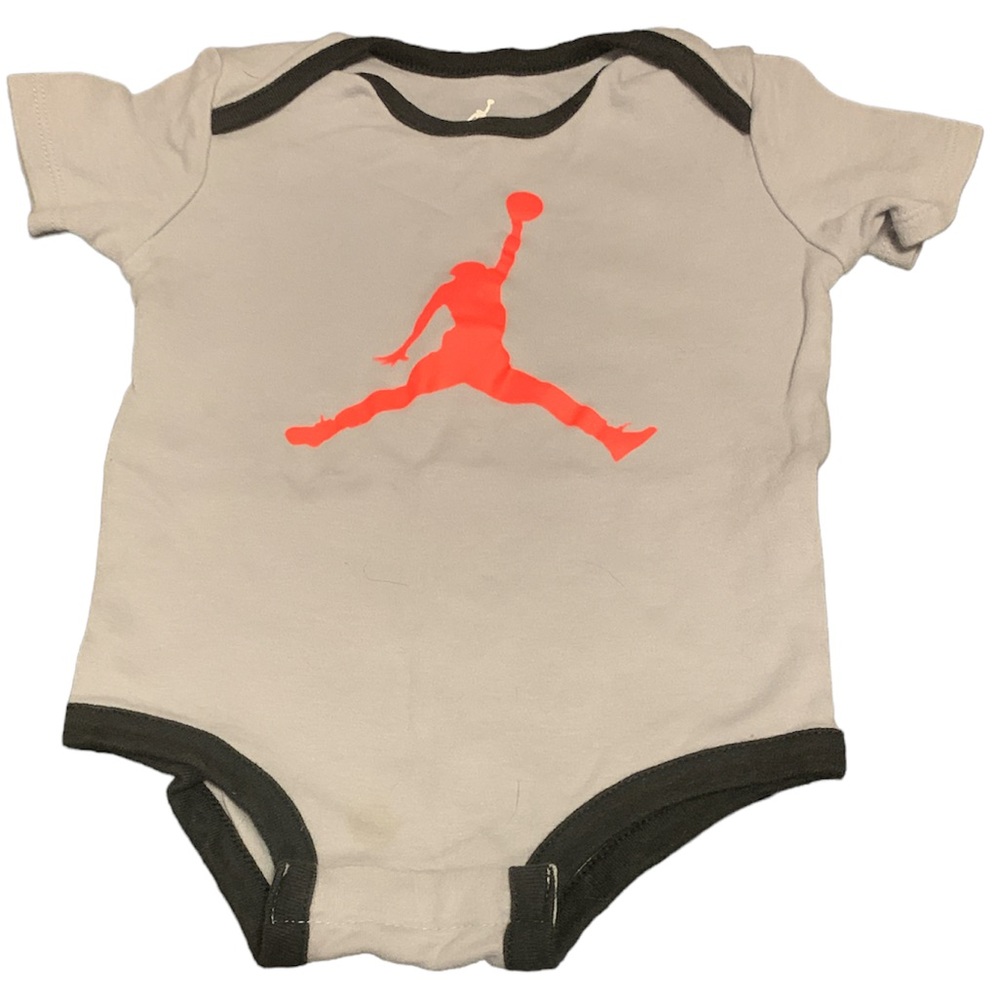 ⚡️5/ $25 SALE⚡️Nike Swoosh Baby Bodysuit Basketball Onesie